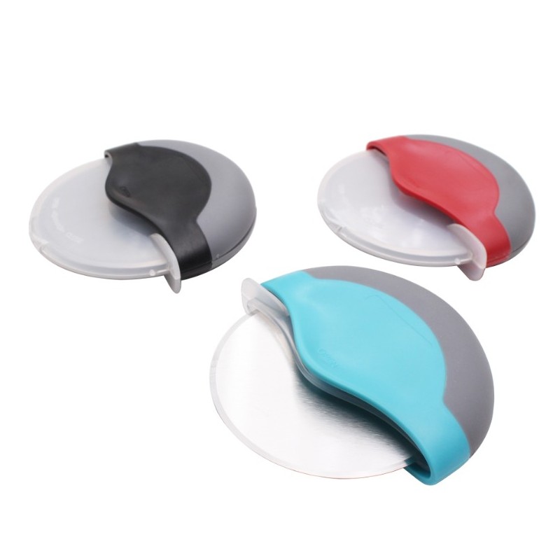 Pizza Cutter With Protective Blade Guard